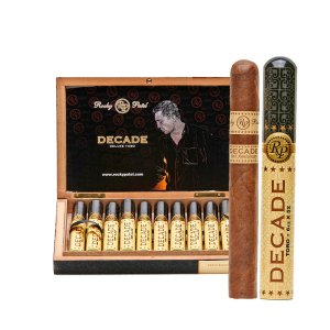 Rocky Patel Decade Deluxe Toro En Tubo - Caja de 10 unid